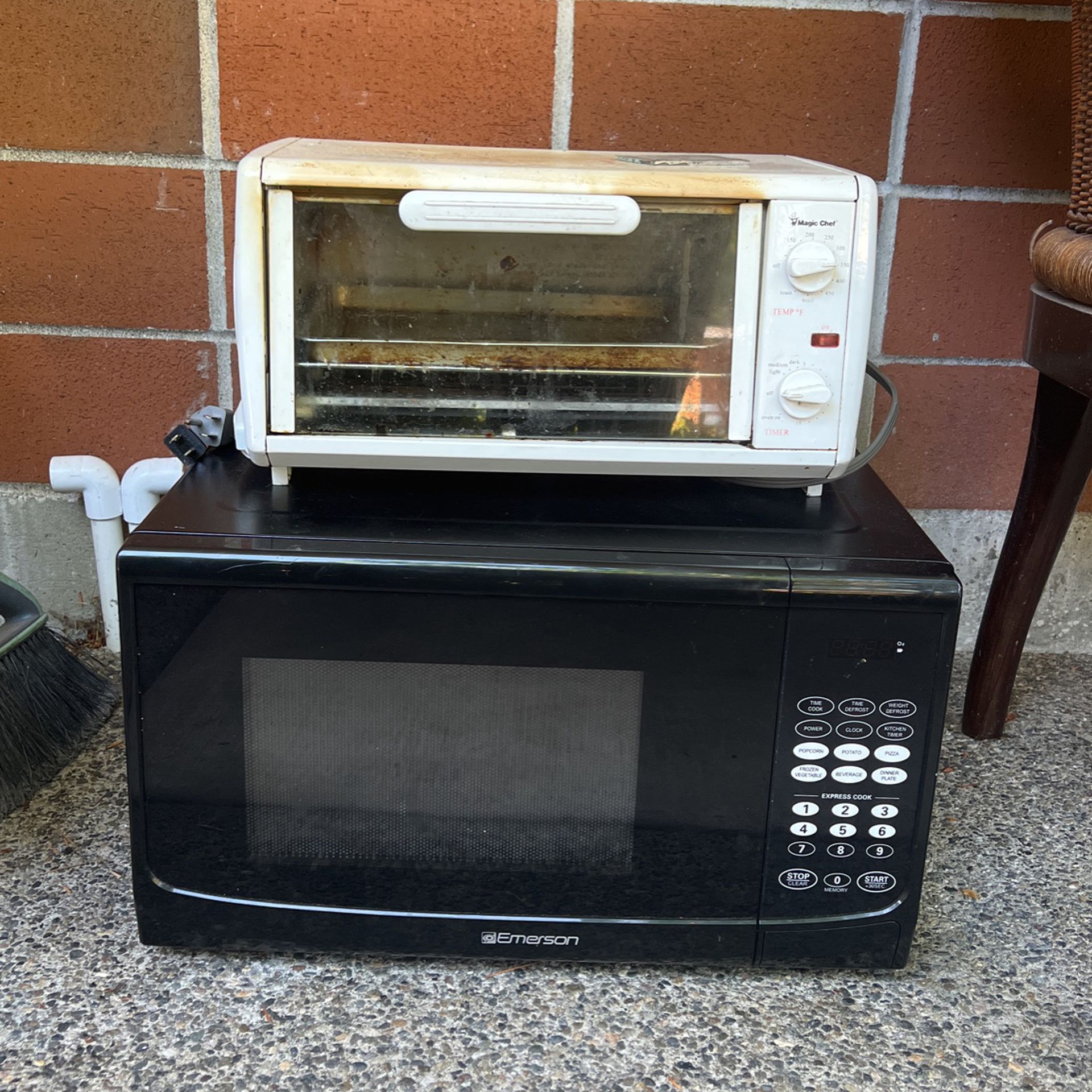 Microwave & Toaster Oven 