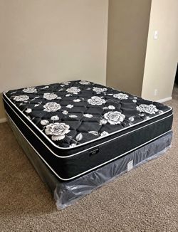 For sale ❤️  Queen Size New Mattress & Box spring Needs Gone For Sale
