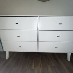 6 Drawer Dresser - $150 OBO Pickup Only