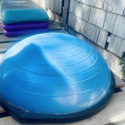 BOSU Ball: Home Balance Trainer 