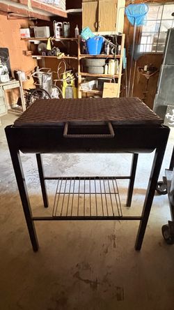 Charcoal Grill with Stand and Lower Shelf