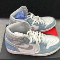 Jordan 1 Hyper Royal (used)