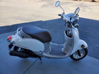 Honda Metropolitan Scooter 2015 NCH50F