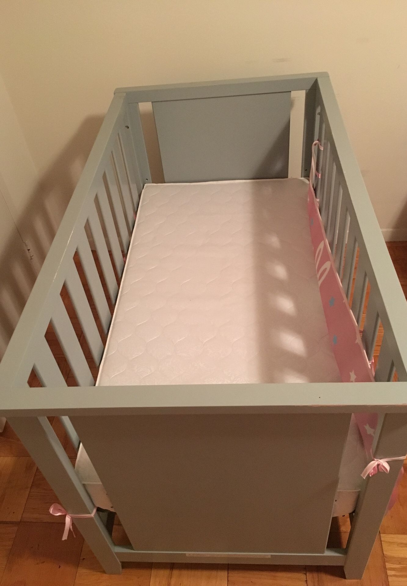 awesomr baby crib and mattress