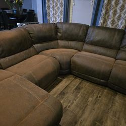 Free Sectional Sofa 