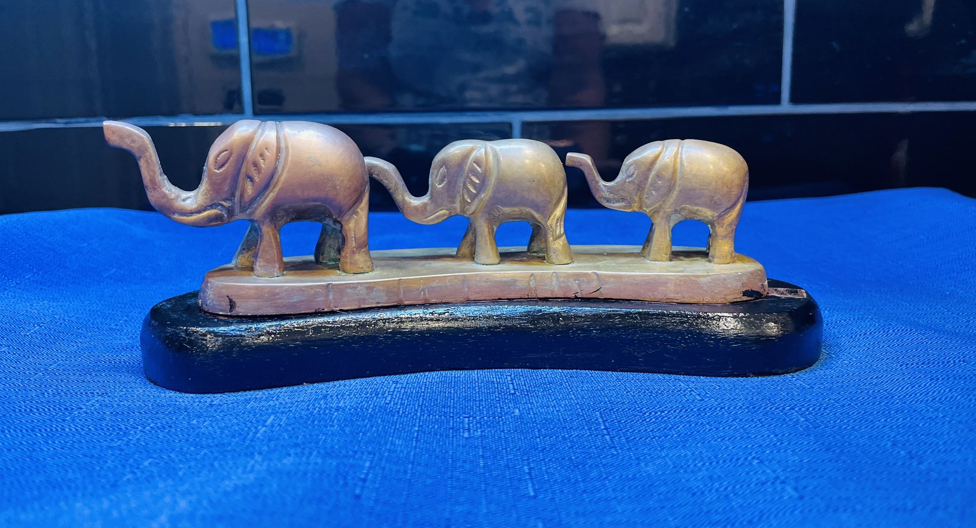 Beautiful Vintage 3 Elephant Family Procession On Wood Base