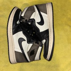 Mocha Jordan 1 Size 5y