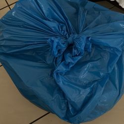 Free Ropa De Mujer Talla  S Y M, Y Cafetera En Buenas Condiciones 