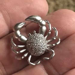 14kt white gold with diamonds crab pendant or pin