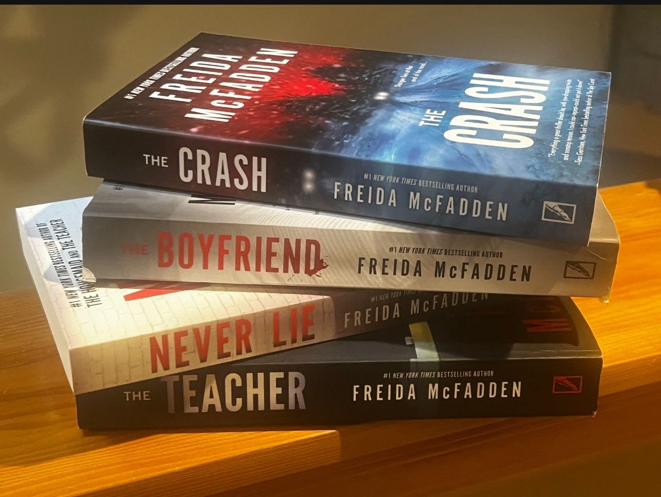 Bundle of Freida Mcfadden books, 15 Books
