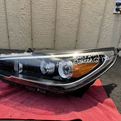 2017 2018 2019 HYUNDAI ELANTRA GT i30 LEFT SIDE HEADLIGHT OEM USED 
