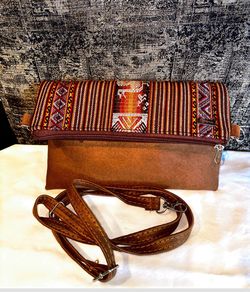 Handcrafted Peruvian Leather and Wool Colorful Patterned Hand Bag