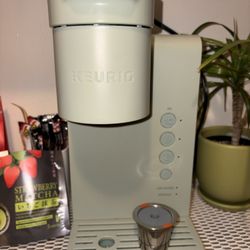 Keurig K-Essentials Single Serve Coffee Maker