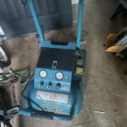 Makita Compressor 