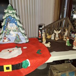 Xmas Tree And Manger Set