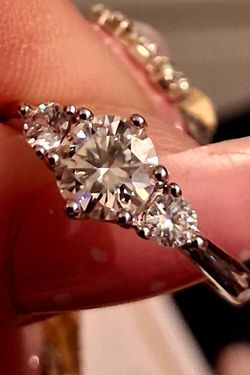 Size 8 Woman's 1CT Diamond Ring