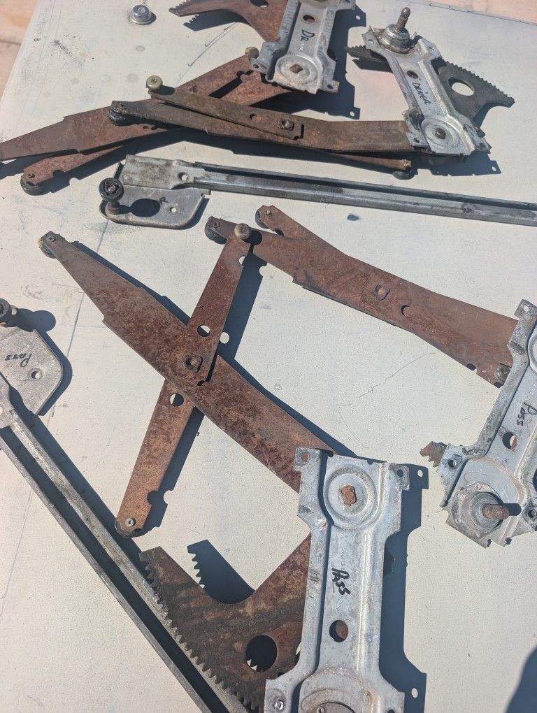 G-Body Manual Roll-up Window Regulators