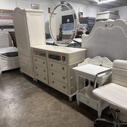 Princess Room set 6 Pieces  delivery available 🚚🚚🚚