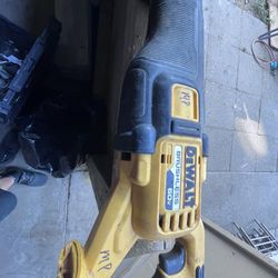 dewalt and milwaukee tools 