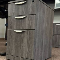 Commercial Grade Three Drawer Locking File Cabinet