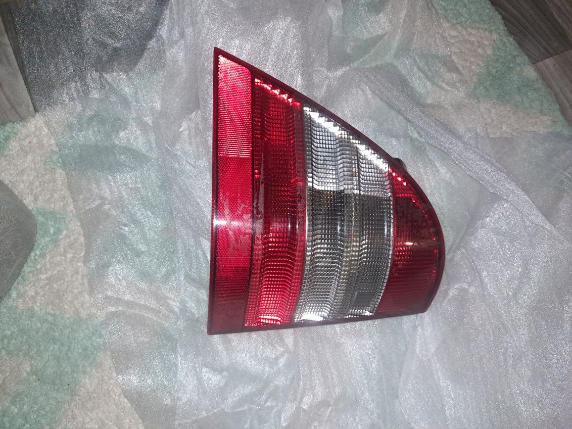  Mercedes Benz Tail Light 