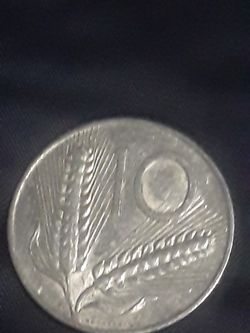 1956 Republica Italian 10 liees coin aluminium