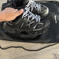 Balenciaga Tracks Size 9 With No Box 