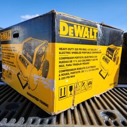 DEWALT

4.5 Gal. Portable Electric Air Compressor

