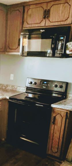 Very Nice Whirlpool Electric Range