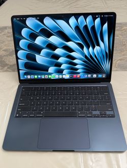 2022 Apple MacBook Air (M2) 512Gb
