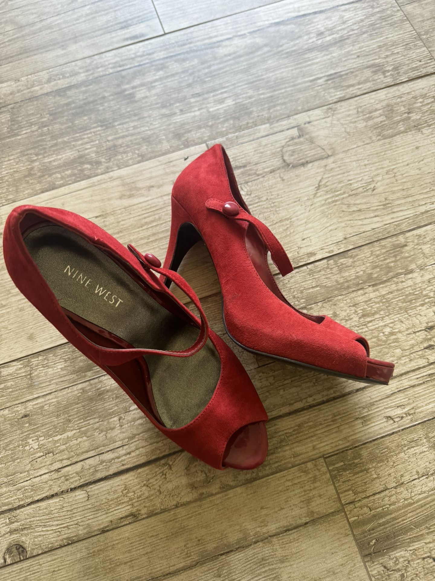 Woman’s Red Nine West Shoes 
