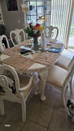 Dining set of 6 chairs