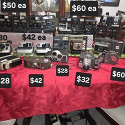 Vintage cameras, not tested
Polaroid, onestep, super color, Sun 600, land camera Kodak, movie cameras: Kodak, Keystone, Tower, Bell & Howell, Revere, 