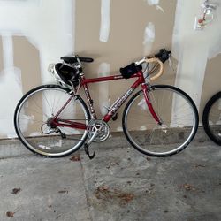 Women’s Cannondale road bike  