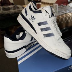 Brand New Adidas 9 1/2 Size 