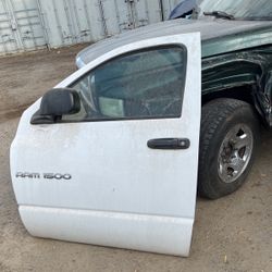 2004 Dodge Ram 1500 Driver Door