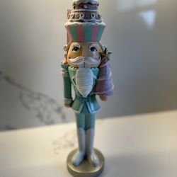 New Peppermint Square Cupcakes and Cashmere Nutcracker With Tree Topper