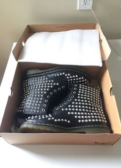 Men's size 11 dr martens Spike boots