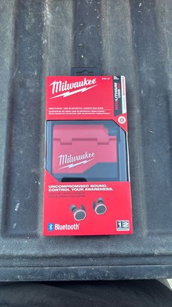 Milwaukee REDLITHIUM USB Bluetooth Jobsite Ear Buds