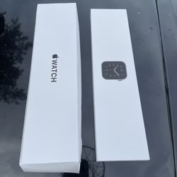Apple Watch Se (No Charger)