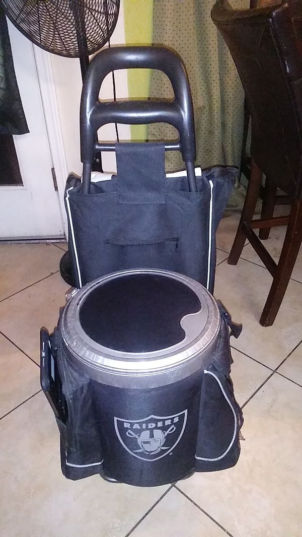 Ice chest raider holds 30 pack for Sale in Fresno, CA OfferUp