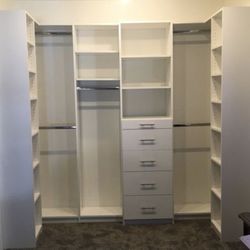 Small walk-in in white 7’ height.