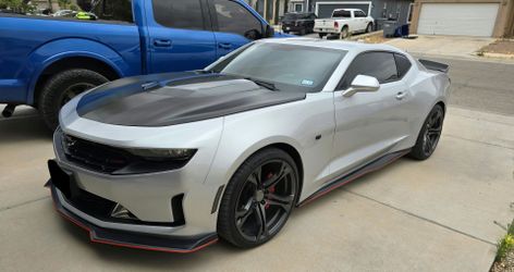 Camaro 2016+  MP Concepts ZL1 hood with carbon diver scoop