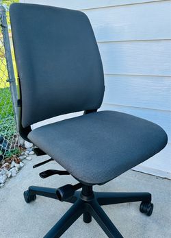 Steelcase Amia – Series 1 Ergonomic Office Chair – Good Condition _ 10 available