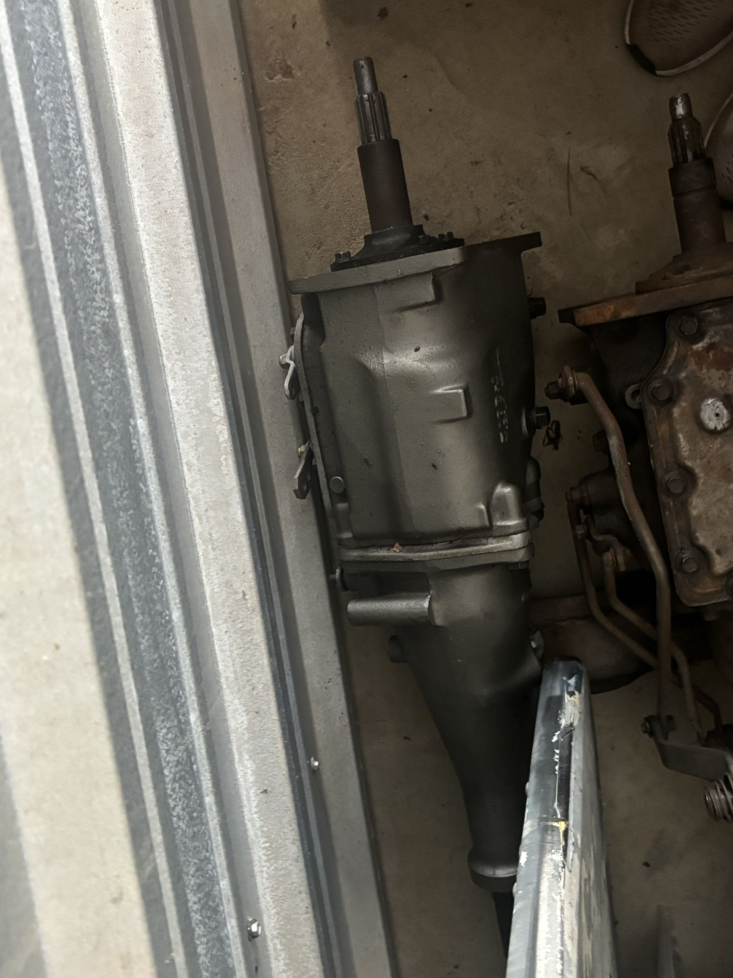Super T-10 nine spline ford transmission