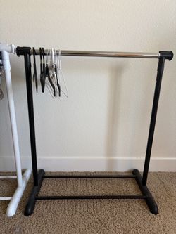 Black Metal Freestanding Clothing Rack