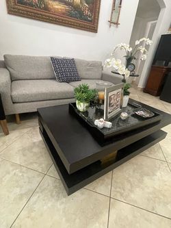 Sofá y mesa