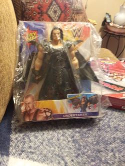 THE LEGENDARY PHONEME UNDERTAKER LARG SIZE NEW TRANSFORMATION POSEABLE WWF WWE WRESTLEING FIGUREINE