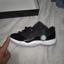 Retro Jordan 11 Size 9.5