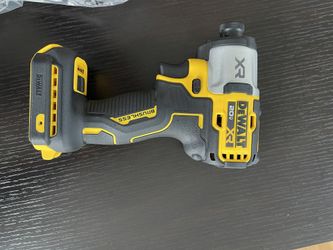 20-Volt Maximum XR Lithium-Ion Cordless Brushless 1/4 in. 3-Speed Impact Driver 